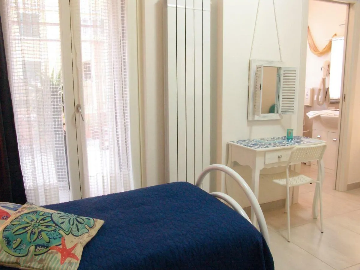 Hotel Le Onde Levanto 0*,  Italia